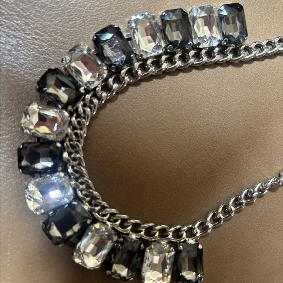 Elegant Silver and Black Necklace - Picture 2 of 2